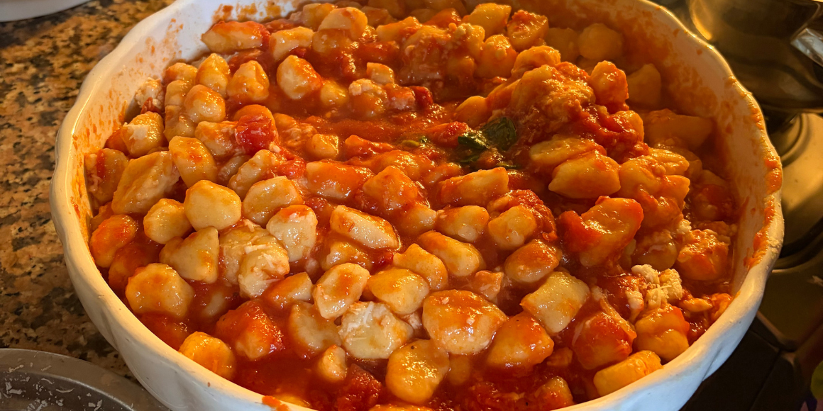 Gnocchi al pomodoro e basilico_ la ricetta della tradizione esaltata dall’olio extravergine