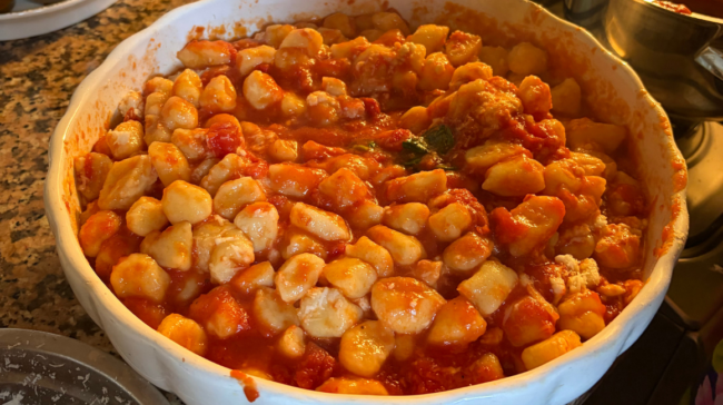 Gnocchi al pomodoro e basilico_ la ricetta della tradizione esaltata dall’olio extravergine
